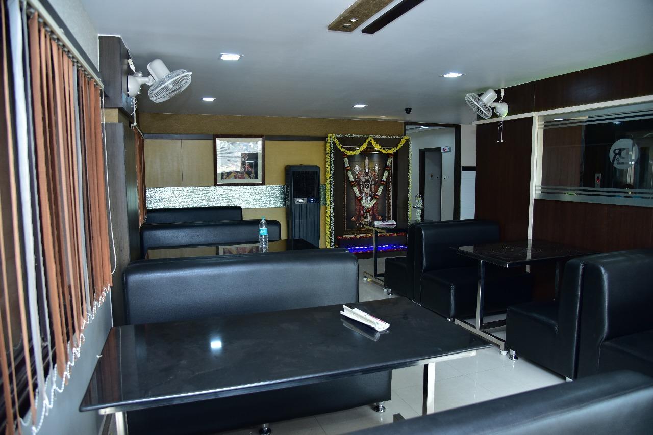 Iroomz Dwaraka Residency Bellary Esterno foto