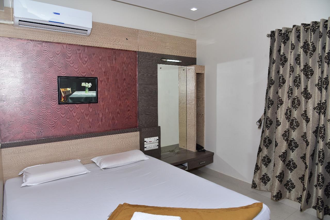 Iroomz Dwaraka Residency Bellary Esterno foto