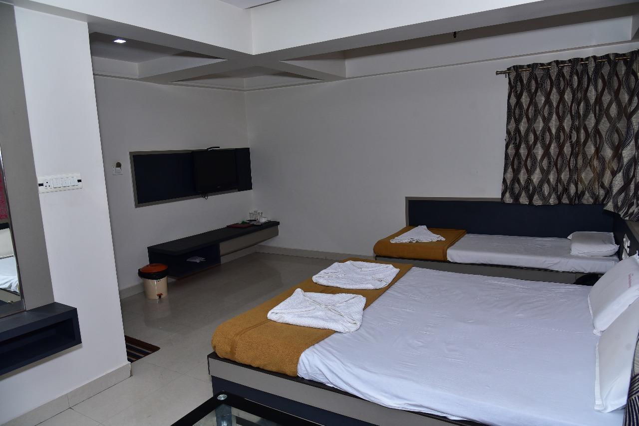 Iroomz Dwaraka Residency Bellary Esterno foto