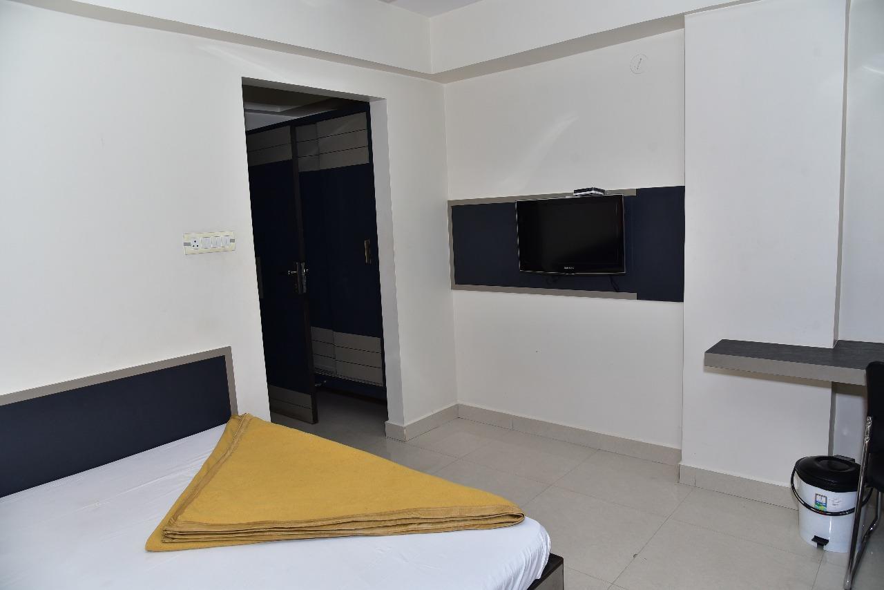 Iroomz Dwaraka Residency Bellary Esterno foto