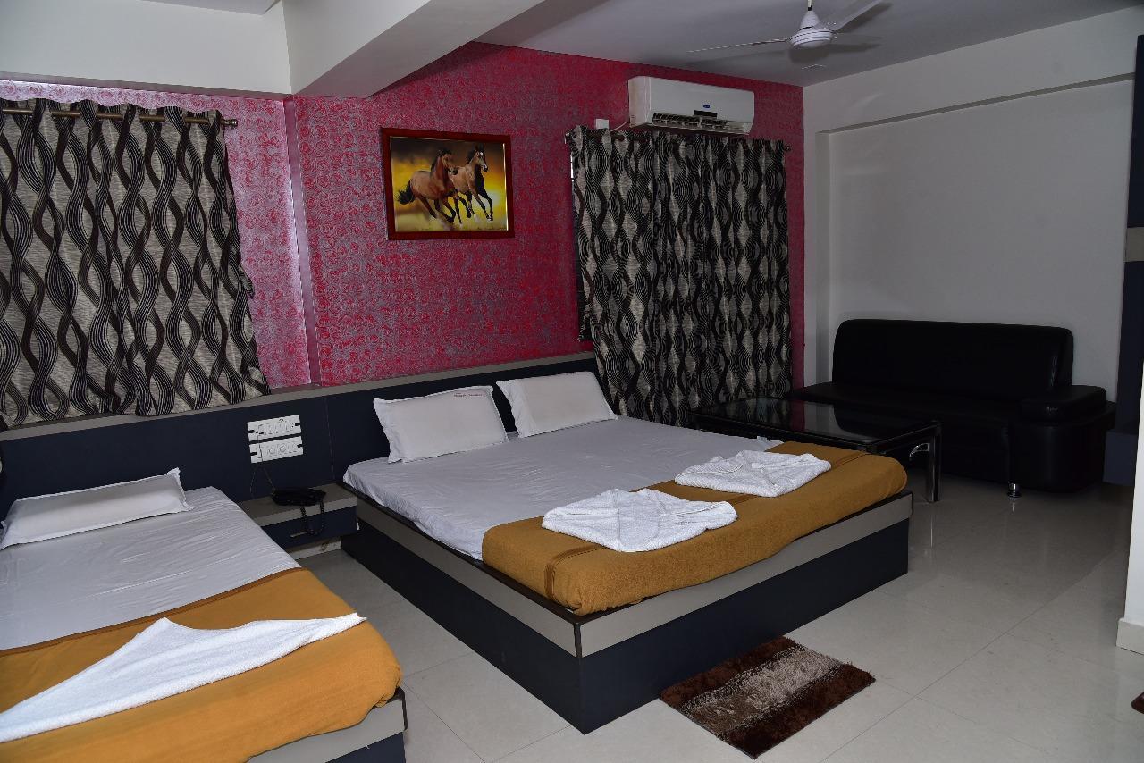 Iroomz Dwaraka Residency Bellary Esterno foto