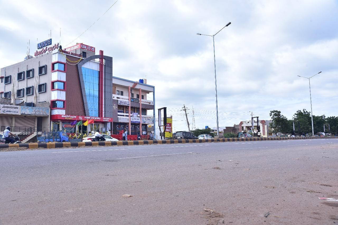 Iroomz Dwaraka Residency Bellary Esterno foto