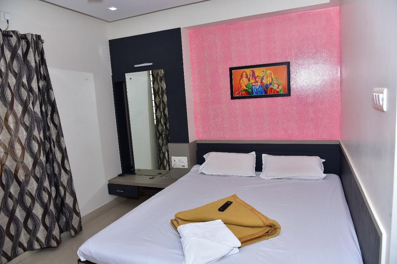 Iroomz Dwaraka Residency Bellary Esterno foto